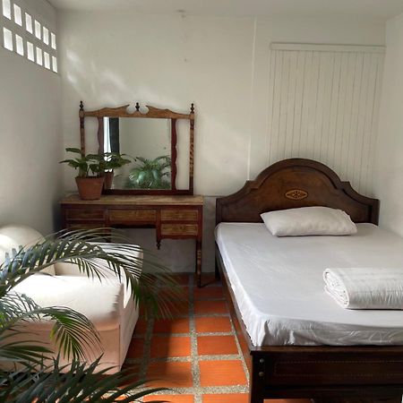 Hostal Casa Las Tias Medellin Exterior photo