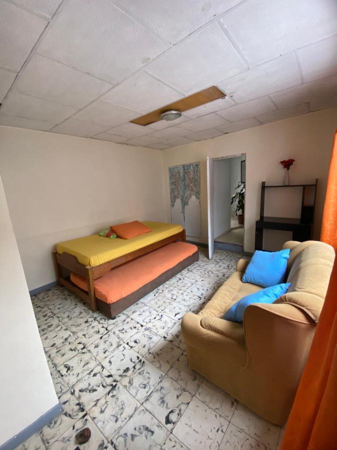 Hostal Casa Las Tias Medellin Exterior photo