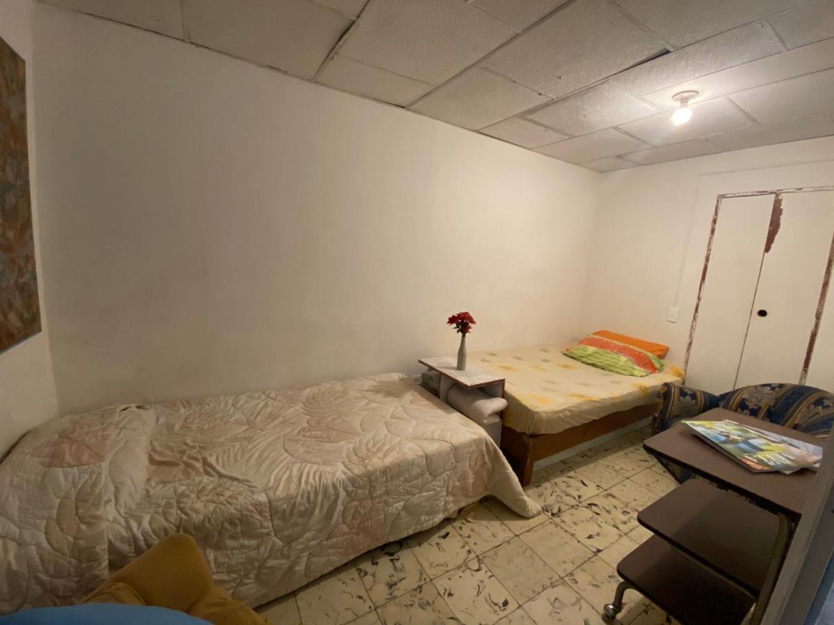Hostal Casa Las Tias Medellin Exterior photo